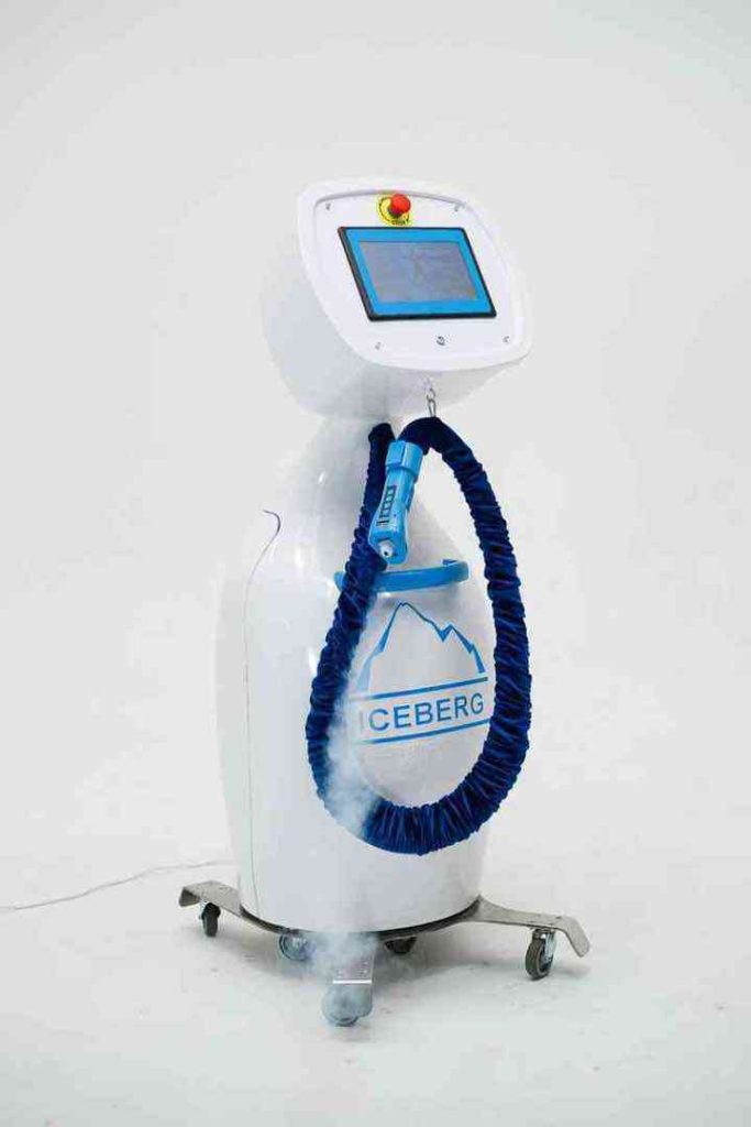 Iceberg 25L bianco con tubo flessibile blu, vista frontale
