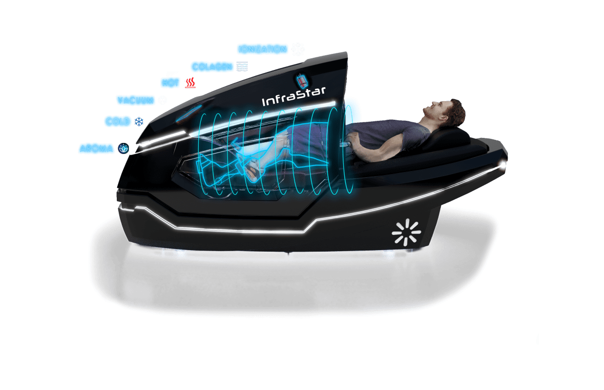 Uomo nella cyclette InfraStar con tecnologie vuoto, freddo, caldo e aroma