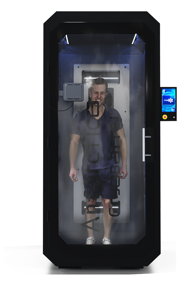 Uomo in piedi nella camera Antarctica CryoBarrel